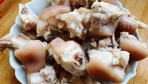 女人多吃富含膠原蛋白的菜肴，臉色紅潤、皮膚細膩更年輕